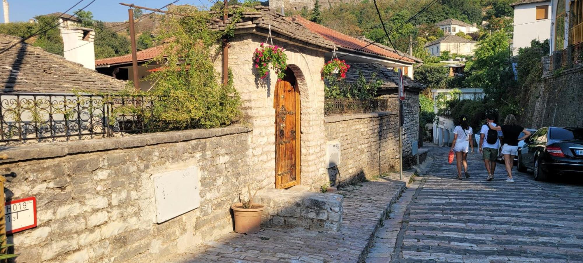 Guest House Emily Gjirokastër Exterior foto